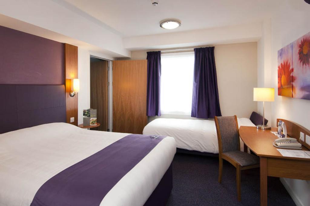 Premier Inn Edinburgh Dalkeith Room photo